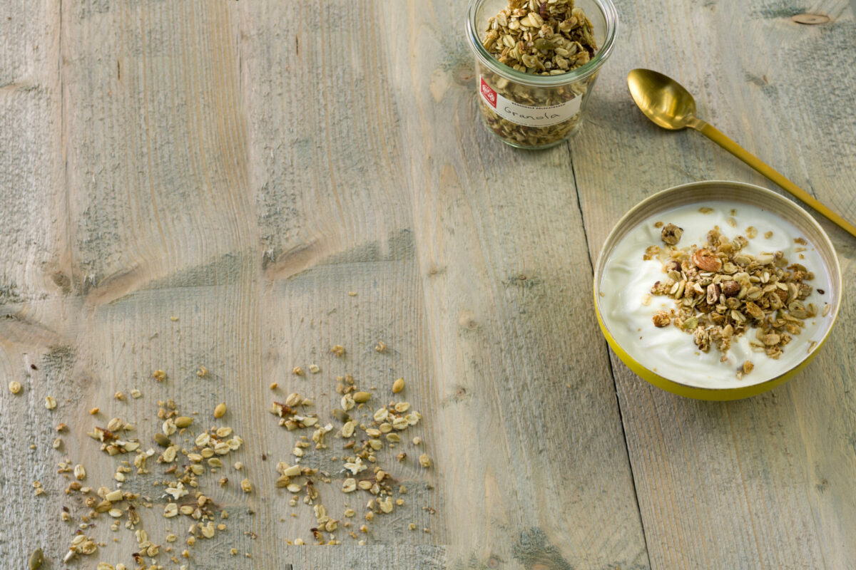 Oat, nut and seed granola
