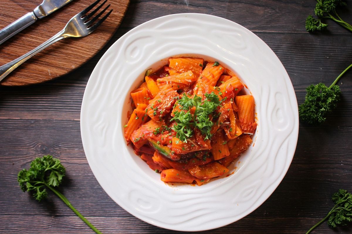 Roast capsicum and chicken pasta